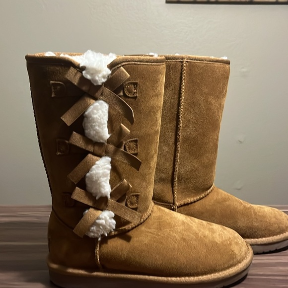 UGG Koolaburra tan bow boots - Picture 11 of 14